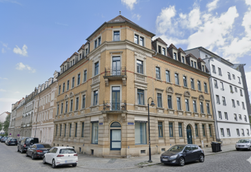 Möblierte Altbau-Dachsgeschosswohnung in optimaler Lage DD-Neustadt -Zentral