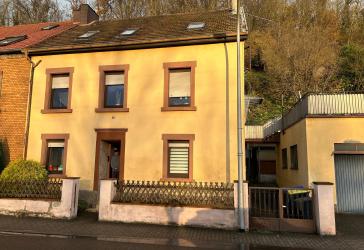 EFH mit viel Potential und 3 Garagen