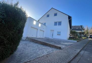 Repräsentatives Einfamilienhaus mit Einliegerwohnung in ruhiger Sackgassenlage von Saarbrücken-Eschringen