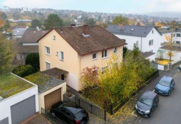 Zweifamilienhaus in gefragter Wohnlage!