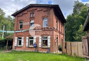 Ehemaliger Bahnhof mit Geschichte - Charmantes Landhaus auf großem Grundstück