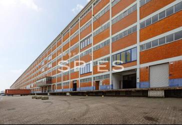 Provisionsfreie Flächen für Lager und Büro im Speicherhof in der Bremer Überseestadt