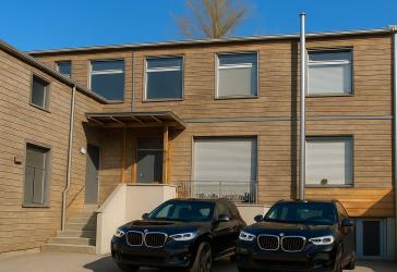 Citynah wohnen, ruhig genießen: 105 m² mit neuer Traumküche, Stellplatz & Top-Renovierung!
