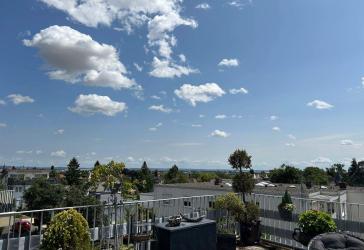 Rarität in Bad Nauheim: Exklusives Penthouse mit unverbaubarem Weitblick und 60 m² Dachterrasse