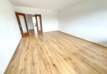 Große 3 Zimmerwohnung mit Balkon und 1 Monat mietfrei