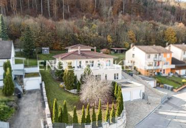 DIREKT BEZUGSFERTIG: Stilvolle Villa mit Indoorpool, großzügigem Garten und besonderen Wohnkomfort