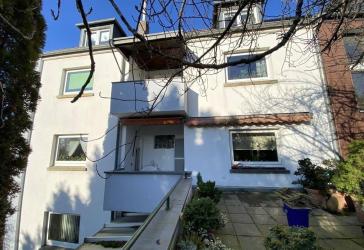 Gepflegtes 4-Familienhaus in zentraler Lage von Mülheim sucht neuen Eigentümer