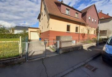 Charmantes, freistehendes Mehrfamilienhaus in toller Lage von Frickenhausen zu verkaufen