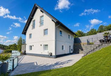 Exklusiv saniertes Einfamilienhaus mit Premium-Ausstattung
