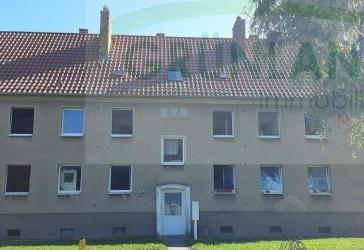 *Zu sanierendes Mehrfamilienhaus mit 7 WE !*