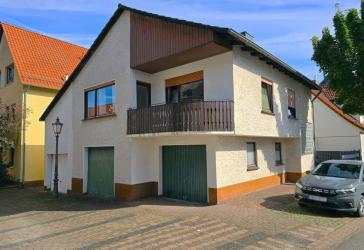 Wohnhaus im Herzen von Hofgeismar mit großem Garagenangebot