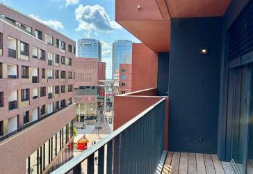 Erstbezug! Lichtdurchflutete, urbane Wohnung mit Blick zum Westfield Shoppingcenter im Eleven Decks