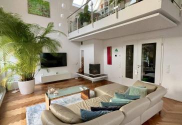 Provisionsfrei - Großzügige, lichtdurchflutete DG-Maisonette Wohnung - Fasangarten - provisionsfrei
