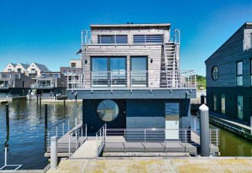 Exklusives Wasserhaus auf der Schlei - Erstbezug mit Sauna, Bootsplatz, Dachterrasse & Vermietung