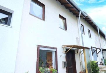 Achtung! Solide Kapitalanlage oder günstiges Reihenhaus mit Terrasse, Balkon und Garage