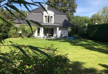Top ausgestattete Stadtvilla mit Sonnenterrasse, Garten, Gästehaus, Erdwärme...