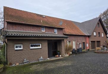 Ländliche Idylle mit viel Platz für Ihre Träume - riesiges Grundstück mit Mehrfamilienhaus und Scheune