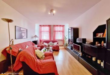 Vermietete 2-Zimmer-Altbau-Wohnung mit Stuck und Süd-Balkon im VH eines Altbaus in Neukölln