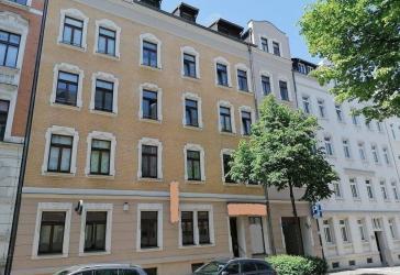 !! 2-Zimmer-Wohnung mit Balkon in gepflegtem Mehrfamilienhaus !!