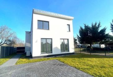 Großzügiges Doppelhaus, bezugsfertig