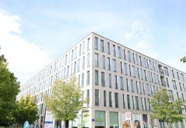 Moderne 2-Zimmer-Wohnung in Schwabing mit Balkon zum grünen Innenhof