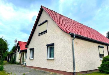 Willkommen zu Hause: Charmante Doppelhaushälfte mit Potenzial