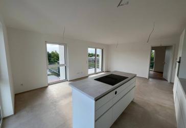 Erstbezug: 4,5-Zimmer-OG-Wohnung mit Balkon und Küche