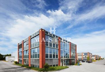 Lichtdurchflutete Büroflächen in Langenhagen zu vermieten!