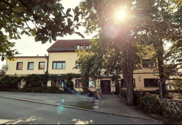 + + LANDGASTHOF TAUPADEL + EVTL MEHRFAMILIENHAUS + BIERGARTEN + +