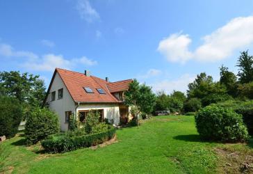 VERKAUFT ! EFH mit ELW in unverbauter Randlage in Burgweinting
