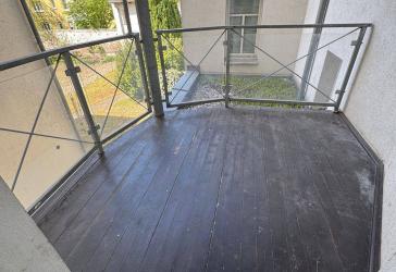 ==Großzügige 3-Zimmer-Wohnung mit Balkon in Debschwitz==