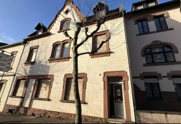 top gepflegtes Mehrfamilienhaus - langjährig vermietet - ein Mieter für komplettes Gebäude