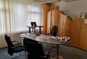 Schöne Gewerbeeinheit in begehrter Lage