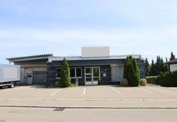 MODERN UND SCHÖN: Vielseitiges Gewerbegebäude, Frommern