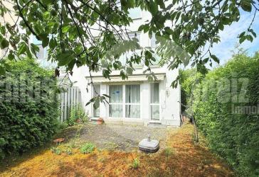 *Moderne Eleganz im Grünen: Stilvolles Reihenendhaus mit Garten l Neubau l 5 Zimmer l Garage l Fernblick l ruhige Lage*