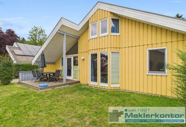 Stilvolles Haus im skandinavischen Design in begehrter Seenregion