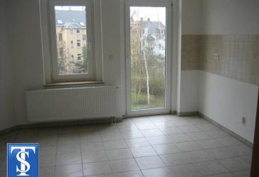 Objekt-Nr.: 6224 - vermietete 3-Zimmer-ETW im 2. OG mit Balkon in Denkmalschutzobjekt in Plauen (Westend / Sternplatz)