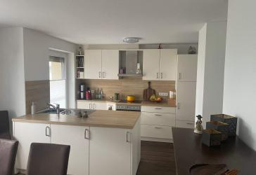 Attraktive 2-Zimmer-Wohnung – Komplett renoviert, ruhige Lage, niedrige Nebenkosten! Mit Küche, ohne Maklerprovision