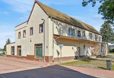 Vielseitiges Mehrfamilienhaus mit großem Entwicklungspotenzial nahe dem Hasse-See in Braunsbedra