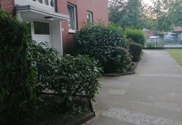 Provisionsfrei & sofort verfügbar: Stilvolle 4-Zimmer-Wohnung mit Balkon, Fahrstuhl & Tiefgarage in Meckelfeld