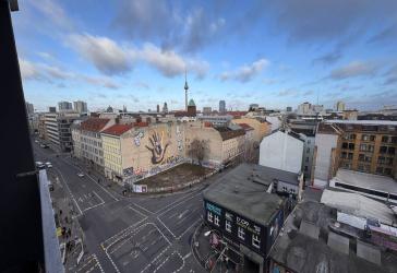 Mitte: Köpenicker Str.: u.a. VERMIETETE 3-Zi-NEUBAU-Whg. im 10. OG - 69 m² per SOFORT zu VERKAUFEN