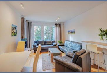 Möbliert: Moderne 2-Zimmer Wohnung mit Loggia