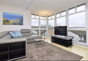 Hochwertig möblierte 4-Zimmer Wohnung mit Duplex Garage in Wiesbaden