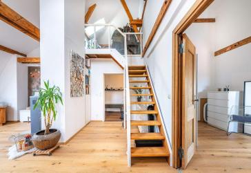 *Charmante Maisonette-Altbau Wohnung im Herzen von Straubing*