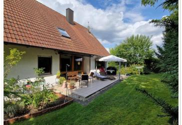 Geräumiges Einfamilienhaus auf 786 m² großem Grundstück in schönster Randlage von Tandern