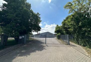 Brüsewitz - 2 tagesbelichtete und beheizte Hallen zu vermieten