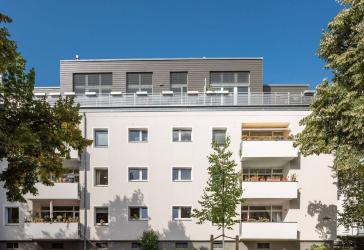 Energieeffiziente, vermietete 3-Zimmerwohnung mit Balkon und Aufzug nahe Grunewald