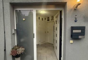 modernes Kfw 70 Reihenendhaus in Halstenbek
