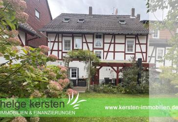 Viel Platz zum Wohnen - Großzügiges Zweifamilienhaus in Spangenberg zu verkaufen!