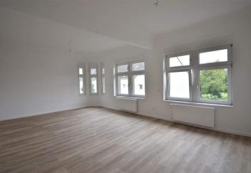 Frisch renoviert! Großzügige 3-Zimmer-Wohnung mit Terrasse zu vermieten